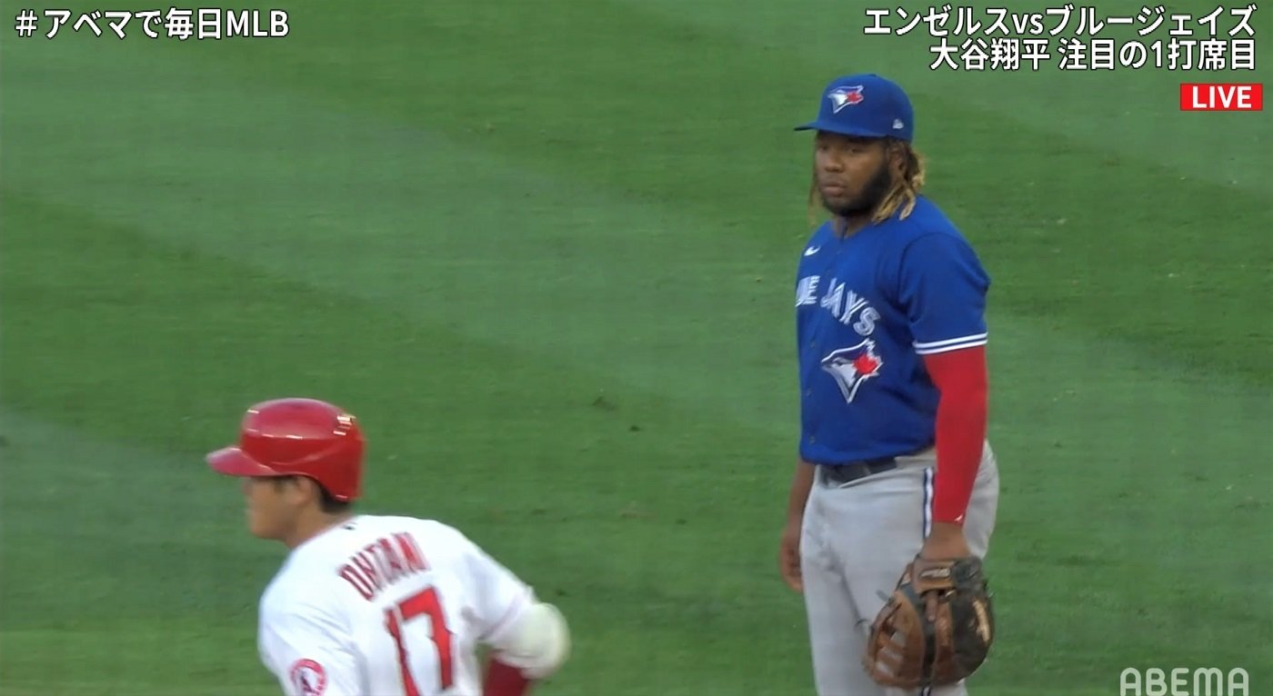 大谷翔平にゲレロjr が ポカン顔 衝撃ツーベース直後に見せたライバルの表情に あいつピッチャーだよな の顔 ゲレロの顔よｗ の声 野球 Abema Times