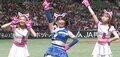 どっちが好き？ “かわいい系vsおねえさん系” きつねダンスが「よかよかアヒアヒ」進化　ファイターズガール＆ハニーズの“夢のコラボ”が可愛すぎると話題に