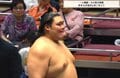 「一升瓶何本入るんだ？」大の里が受け取った“規格外”な副賞に騒然「巨大な鍋やん」