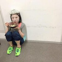 有安杏果 イベント前、頭に氷嚢&顔にパックをしながら食事をする姿公開