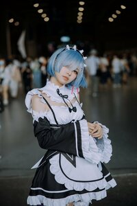 「最高に鬼カワ」「透明感がすごい…」人気コスプレイヤー・Liyuu「リゼロ」レムのコスプレに感嘆の声