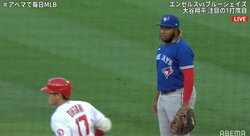 大谷翔平にゲレロJr.が“ポカン顔” 衝撃ツーベース直後に見せたライバルの表情に「『あいつピッチャーだよな』の顔」「ゲレロの顔よｗ」の声