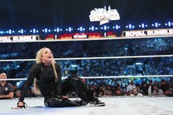 「美しすぎる」「史上最高だわ」王座戦に挑む“悪女”レスラー、引き締まった“挑発ビジュアル”最新ショットにファン大興奮