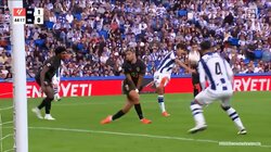 嘘だろ？久保建英のえぐすぎるカーブショットに「完全にのってるな」 相手を躓かせるフェイントカットインから左足一閃、幻のコンカシュートを放った瞬間