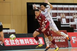 「誰か止めて…」股抜き＆つま先シュートに視聴者が懇願 ワールドクラスのスーパーゴール