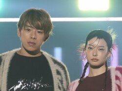 なこなこカップル、個性的な“フェイスピアス”でクールにランウェイ闊歩「かっこいい！」「いつもと少し雰囲気が違う」反響