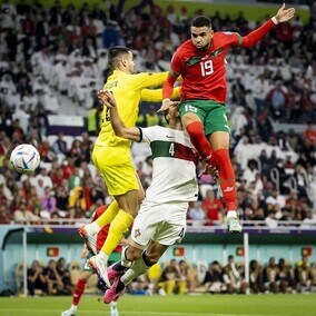 エン・ネシリのハイジャンプでも越えていない？　“元祖空飛ぶ男”ロナウドが約10年前に残した3m級の大記録