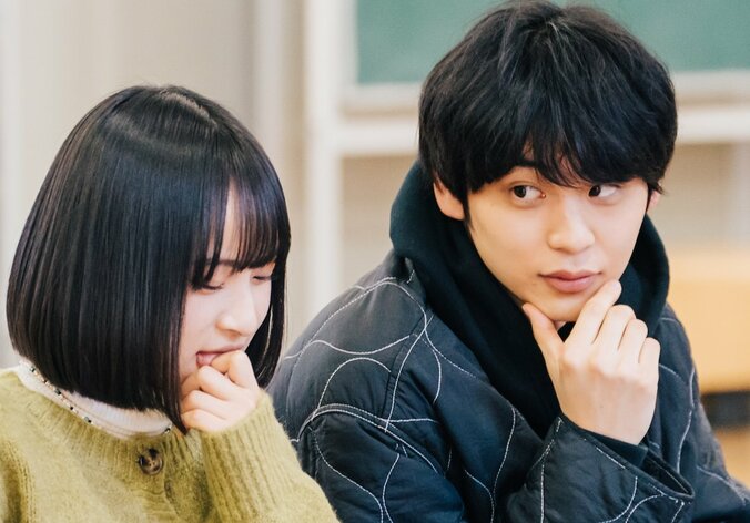 『ドラ恋』2話場面写真を先行初公開!儚げ美女が気になる相手と