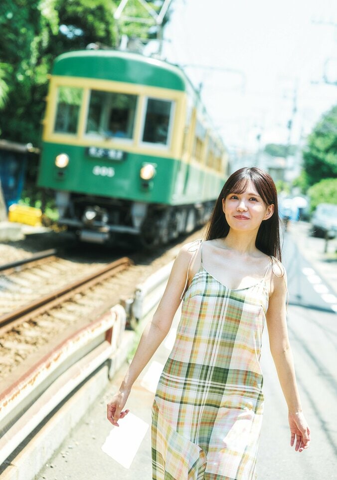 元SKE48・岡本彩夏、浴衣をはらりと脱ぎ捨て“初ランジェリー”解禁 『旬撮GIRL Vol.28』誌面カット公開 4枚目