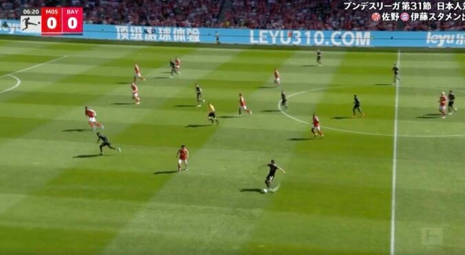 【写真・画像】「これが世界レベル」伊藤洋輝、美しすぎる“ループパス”炸裂「マジで一級品」「上手すぎやろ」“左利きらしい”柔らかなミドルパスに場内騒然　1枚目