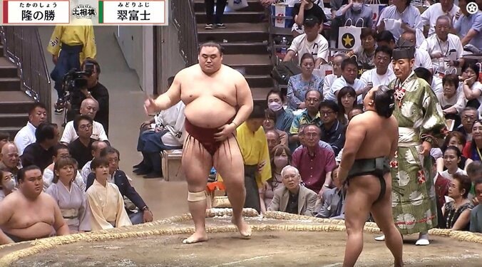 東方花道寄りたまり席に蝶花楼桃花さん