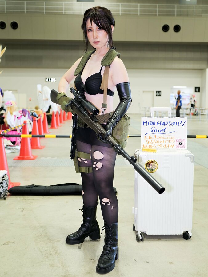 [照片/图片] 为了塑造充满力量感的体态，也进行了身体锻炼……《合金装备5》Quiet的角色扮演令人耳目一新！ 2