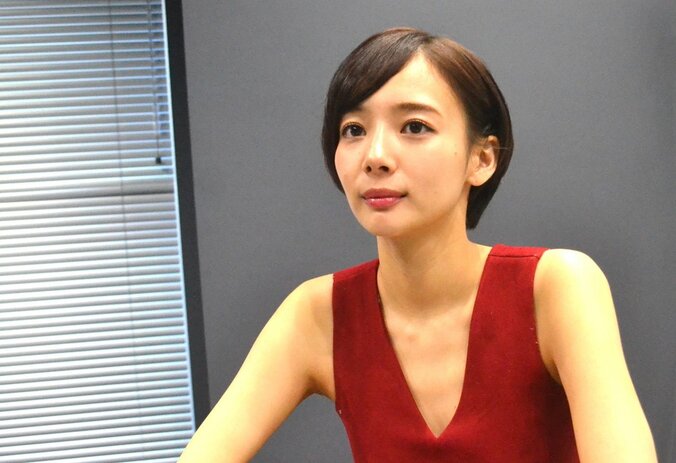 岡田紗佳、モデルと麻雀プロで大活躍！抜群スタイルから「役満ボディ」の異名も 3枚目