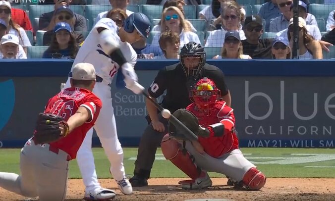 【写真・画像】もうワケわからん！ 大谷翔平の足で“予想外の展開”「エグいw」「お手上げ」投手ドン引き… とんでもないスピードで加速する“驚速内野安打”　1枚目