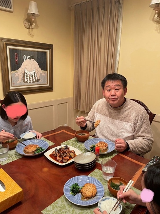  花田虎上、美味しくて全員完食した料理「ヘルシーな妻の手作り豆腐ハンバーグ」  1枚目