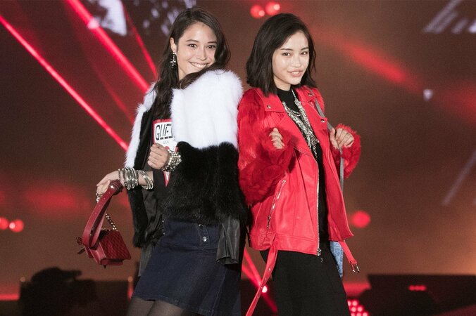 広瀬アリス＆すず姉妹の”イチャイチャ”に大歓声！ 初の幕張開催に3万1000人集結 -ガールズアワード2017A/W【画像集】 1枚目