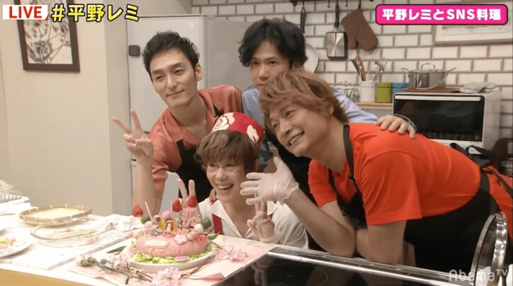 平野レミ、料理中に息子のバンド曲を口ずさむ「ラズベリー踊ろうよ〜」