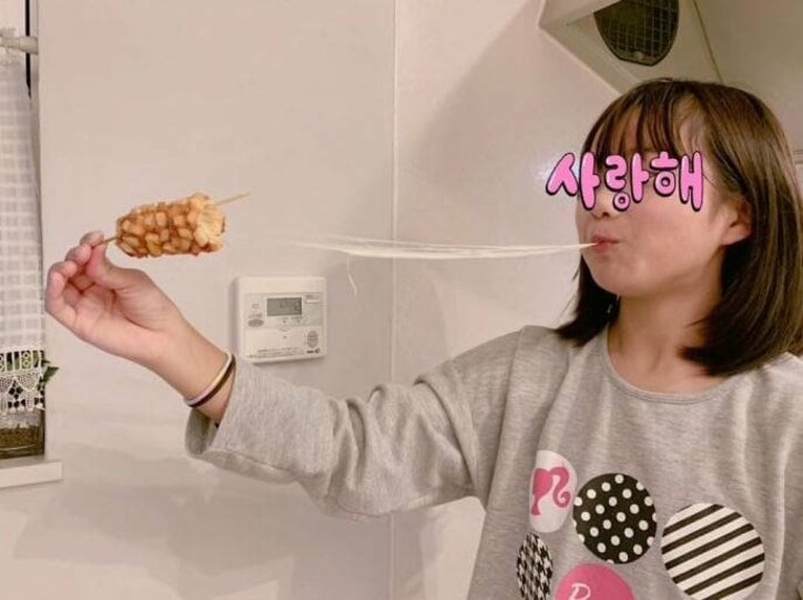 辻希美、娘が作った韓国名物“チーズドック”を絶賛「見た目完璧」「売り物並みに上手」