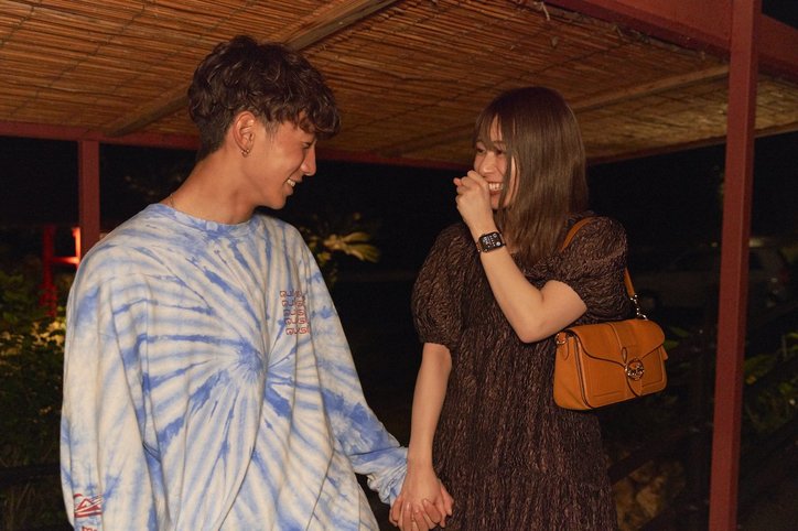 明るい笑顔で男子から爆モテ！おとは、３人の男子と手を繋ぎ『one more kiss by 恋ステ』