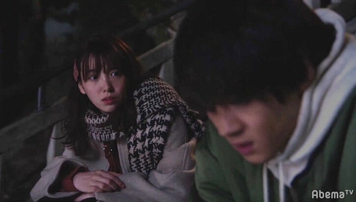 好きだった幼馴染に不倫の過去を知られ…佐野勇斗と飯豊まりえの“すれ違い”が切ない 「僕だけが17歳の世界で」