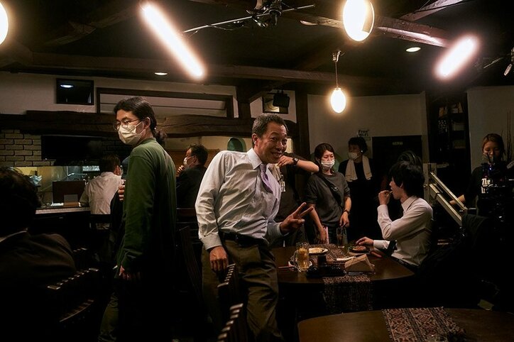 映画『死刑にいたる病』10億突破!阿部サダヲ・岡田健史・白石和彌監督のお祝い3ショット&トラウマが緩和のオフショット到着