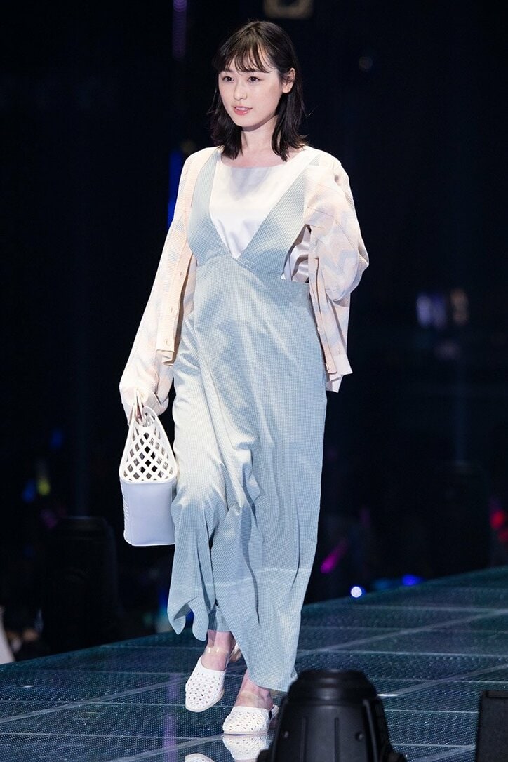 山田優が圧巻のスタイルで存在感放つ! 人気モデルが一堂に『TGC』【画像集】