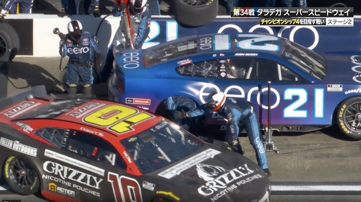 【写真・画像】ピットクルー、窓を叩いて大激怒も「置いとく方が悪い！」 タイヤを吹っ飛ばしてピットアウト 目を疑う光景に「ちょっと危なすぎる」　1枚目