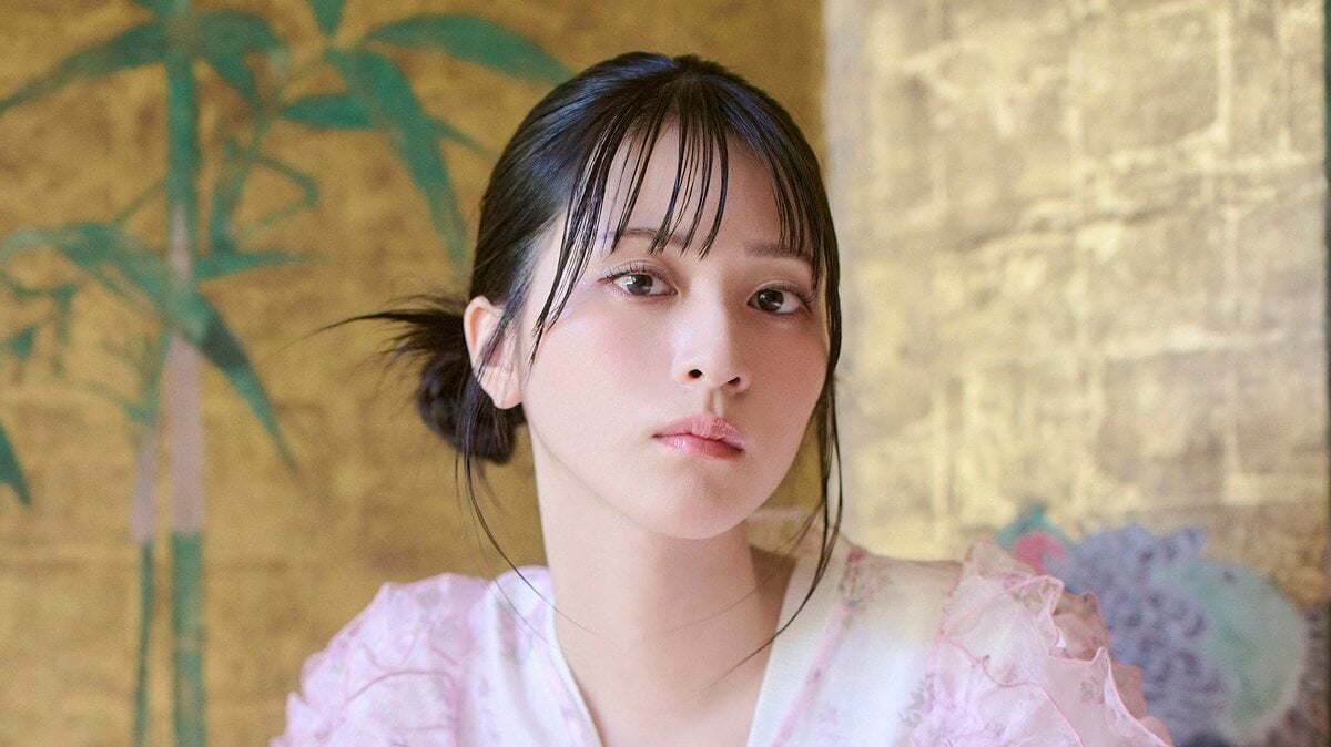 LOVE」佐々木舞香が『blt graph.』初登場＆初表紙 “圧倒的ビジュアル