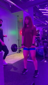 指原莉乃、筋トレ中のフワちゃんに怒られる「強いって言わないで」