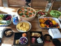 吉川ひなの　ハワイで“和とイタリアン”がテーマの新年会メニューを公開