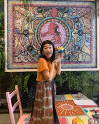 横澤夏子、カフェでの”幸せオーラすごい”1ショットに「お腹ふっくらしてきましたね」の声