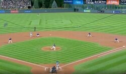 何が起きた？ 大谷翔平、“衝撃54号”が「落ちてこない」 野手がポカーン＆棒立ち… “弾丸ライナー”が爆速通過で「動いてもムダ」