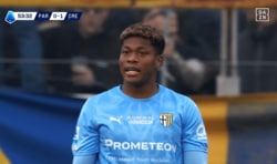 「漫画みたいな軌道」鈴木彩艶が“急加速イーグルショット失点”で唖然…「どんなGKでも無理」「松山光くんだ」ファンが驚愕＆同情