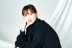 綾瀬はるかインタビュー 女優業は「ワクワクがなくなったら終わり」隙間時間はブルース・リーのアクション鑑賞