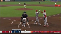 大谷翔平、技あり34号の直後にほっこりシーン 勢いつけた若手選手への“頭ぽんぽん”がかわいいと話題に