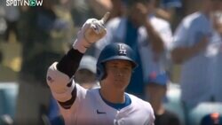 一体、何が起きた…！？ 大谷翔平、何かのメッセージか？ 特大アーチ後に一瞬だけ見せた“指差しポーズ”が話題に 「No.1だぞ？」「カッコ良すぎるだろ」