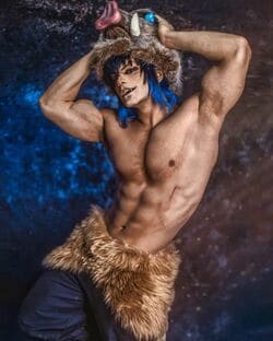 「鬼滅の刃」嘴平伊之助を忠実に再現！コスプレイヤー・TARYNの肉体美コスにファン感嘆「Perfect」「Best Inosuke」