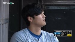 大谷翔平は打っただけじゃ終わらない 会心の25号直後に見せた仲間との“緊急会議”わずか数秒のアドバイスで見せた献身的チームプレー