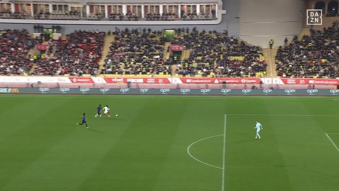 【映像】南野拓実、背後を通す圧巻ロングスルーパス炸裂の瞬間