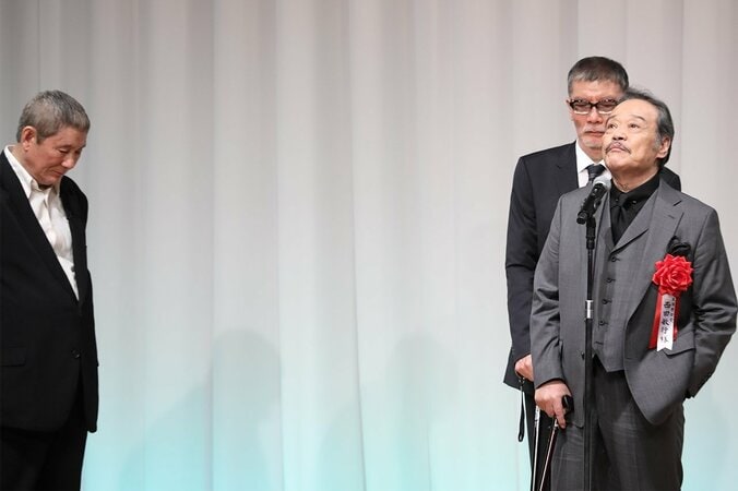 松重豊「漣さん、これからも見守ってください」塩見三省「大杉！俺はもうちょっとやってみるよ！」東スポ映画大賞で俳優陣から大杉さんを悼む声 3枚目