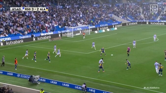 久保建英、“繊細”チップキックで敵を嘲笑うループパス「別格だな」「レベルがちがう」相手プレスを無効化する圧巻プレー！ 5枚目