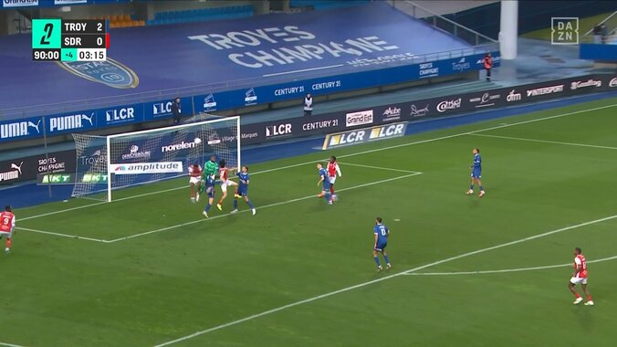 レベチ！中村敬斗、圧巻の垂直ジャンプヘッド弾炸裂「2部にいてはいけない」「根性みせてるな」今季8点目にファン歓喜 4枚目