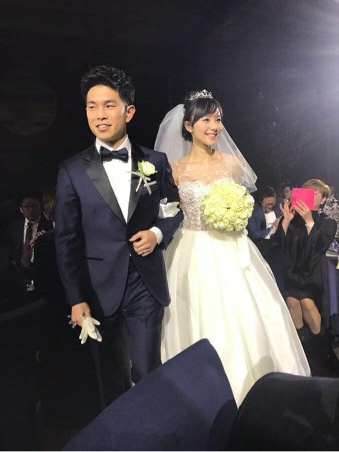 元大関琴欧洲、井岡・谷村夫妻の結婚披露宴に出席「おしあわせに」 1枚目