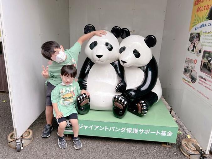  辻希美、三男が無言で驚いていた理由「初の動物園に行ってきました」  1枚目