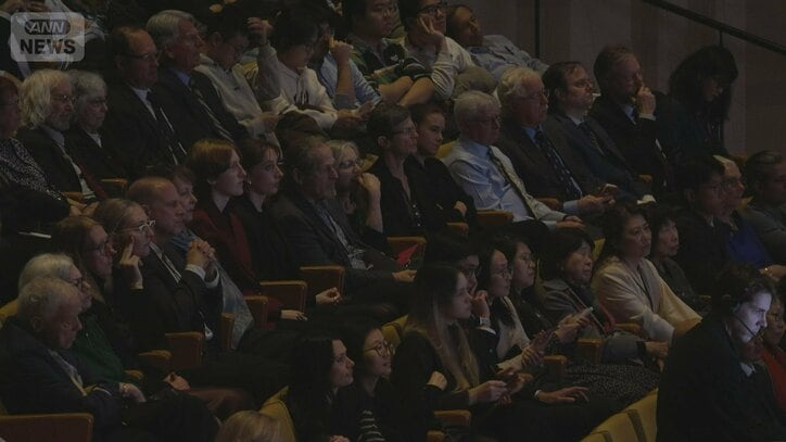 坂口氏の講演を聞く人たち