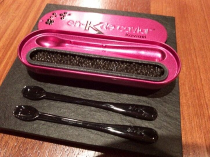 辻希美、母の日イブに杉浦太陽とディナーデート キャビア堪能「ウマし」