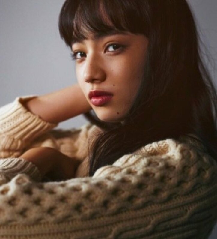小松菜奈 メンズノンノで 流し目ショット 披露 水原希子に似てる と反響 話題 Abema Times