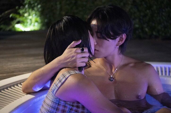 ジャグジーでイチャイチャしながらキス 「全然物足りない」小悪魔女子の一言で火がつくイケメンYouTuber『シャッフルアイランド Season2』