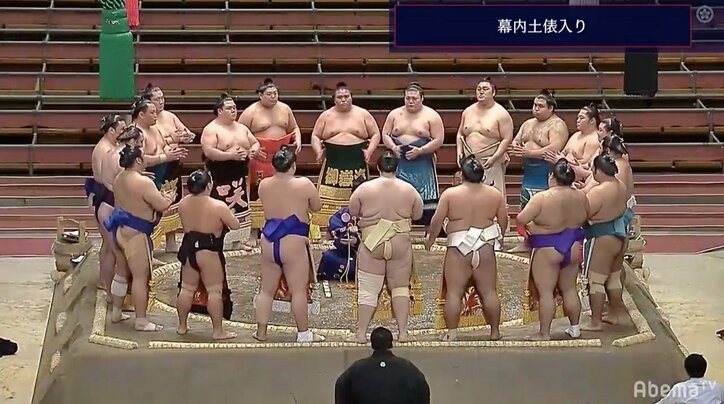 聞こえるのはアナウンス、横綱の柏手…静寂の大相撲・無観客開催に視聴者「寂しすぎる」「神秘的」