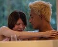 「お風呂入ろ」憧れのスレンダー美人タレントと一緒にジャグジーへ…イケメン金髪店長が大胆な誘い